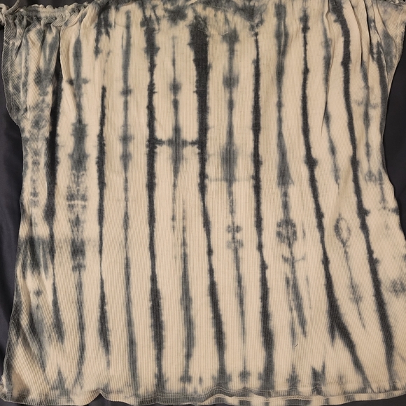 Chaser tie dye rooshed sleeve tee blue and white size medium new with tags - Picture 5 of 5